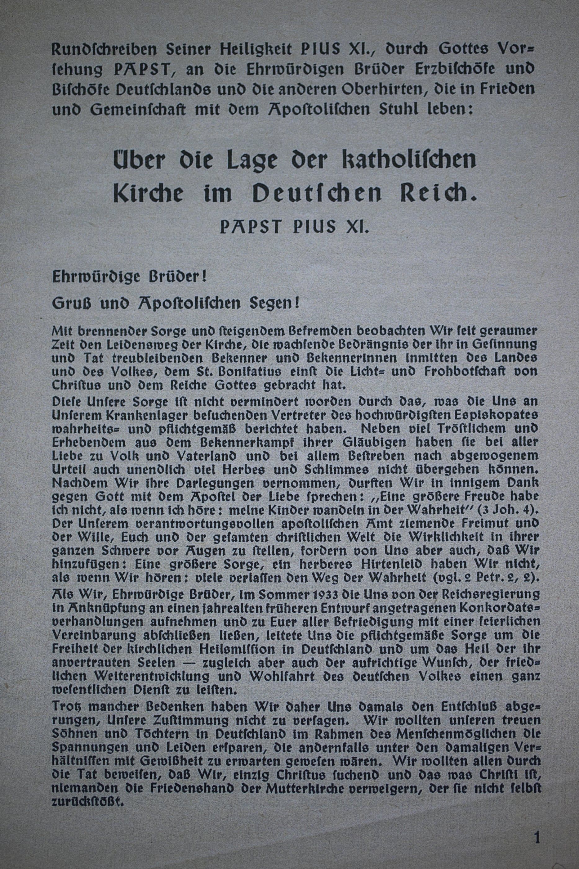 Gedrucktes Rundschreiben Papst Pius XI. „Über die Lage der katholischen Kirche im Deutschen Reich“ in Frakturschrift